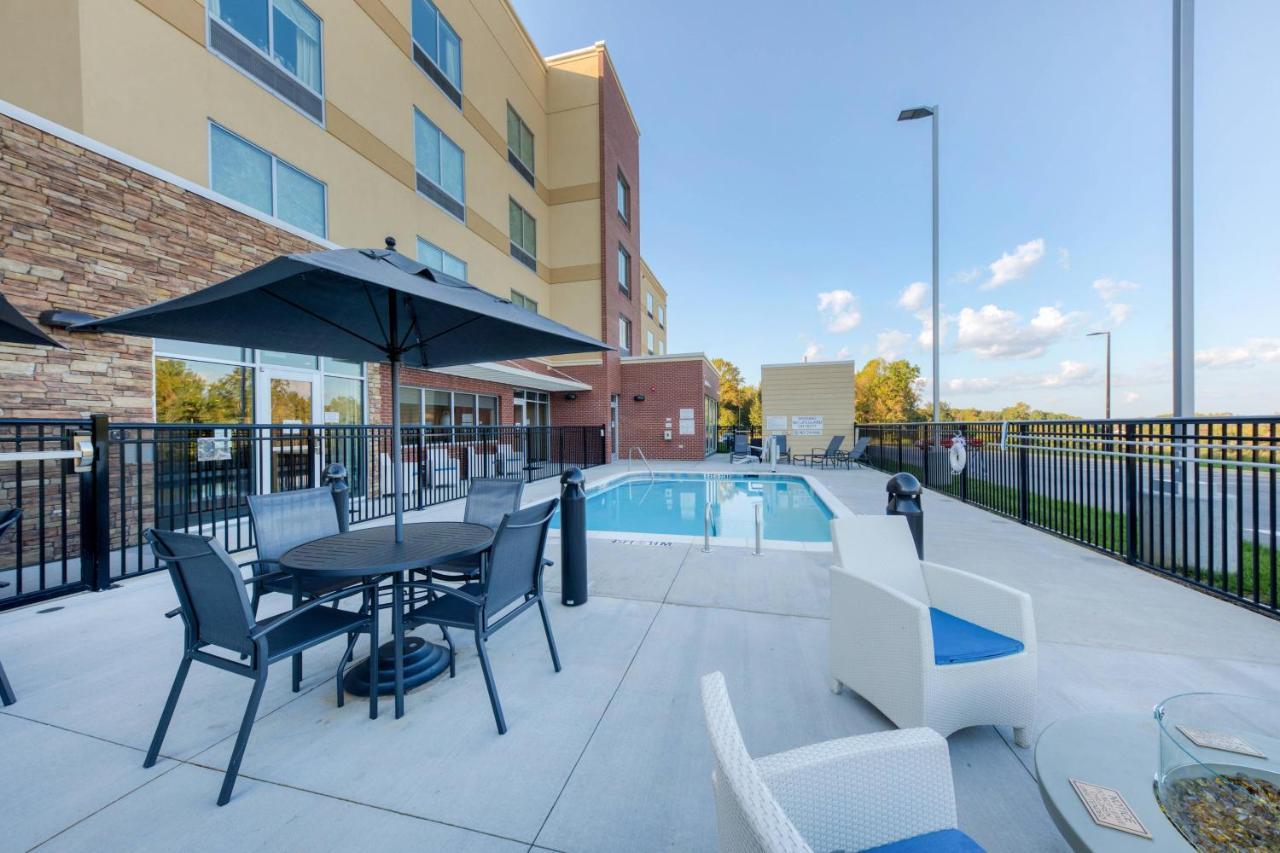 Fairfield Inn & Suites By Marriott Charlotte Belmont Exterior foto